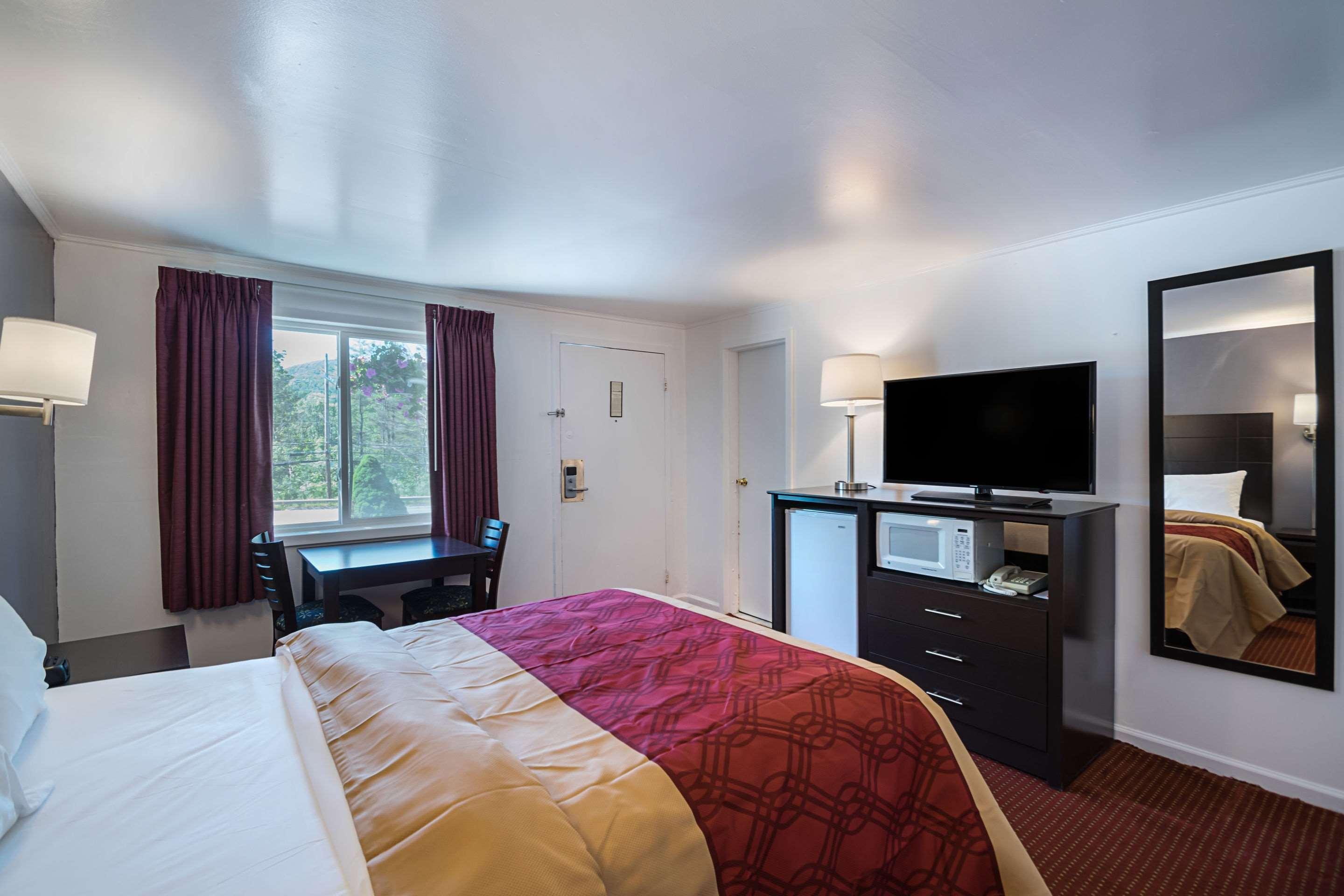 Econo Lodge Lee - Great Barrington Exterior photo