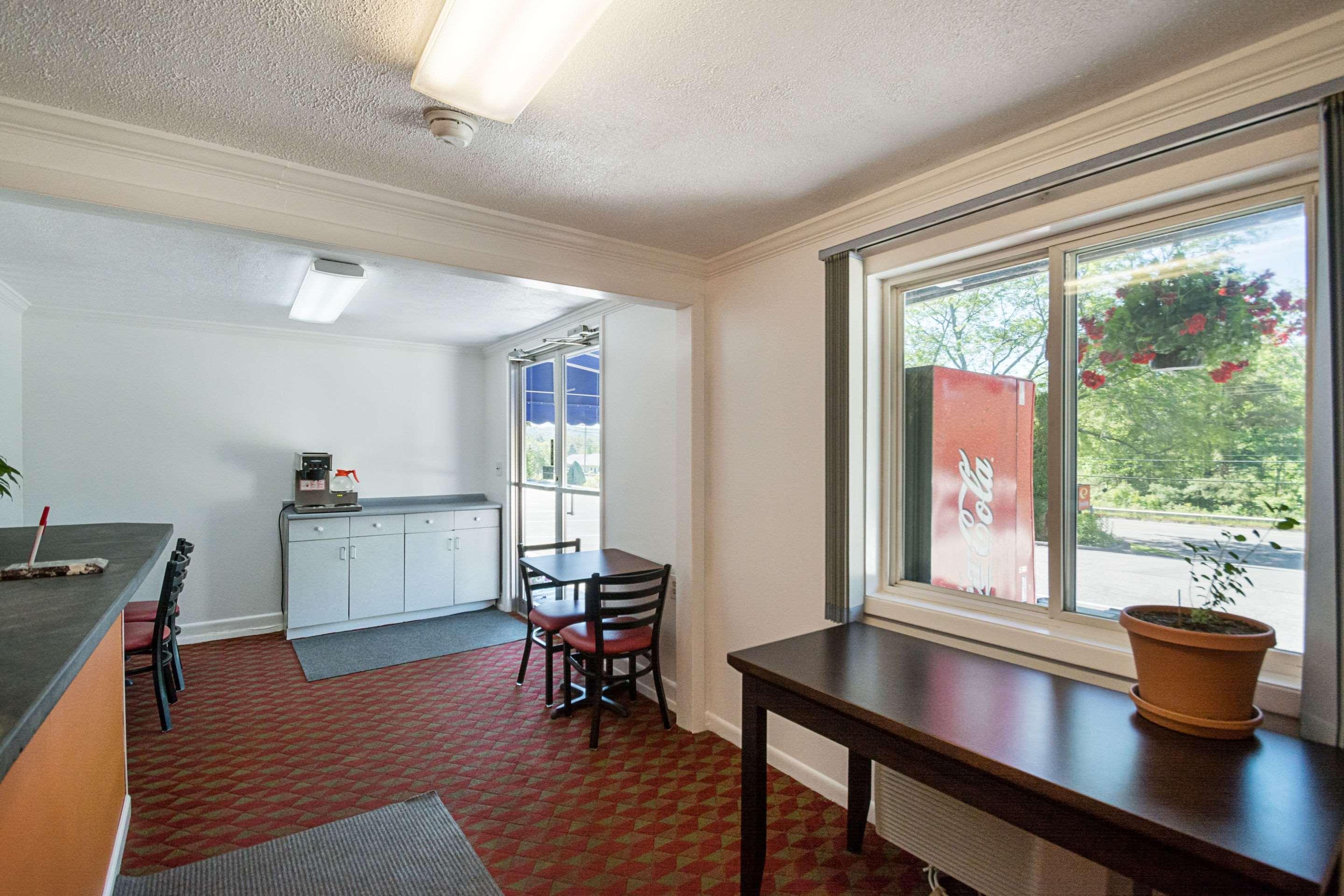 Econo Lodge Lee - Great Barrington Exterior photo