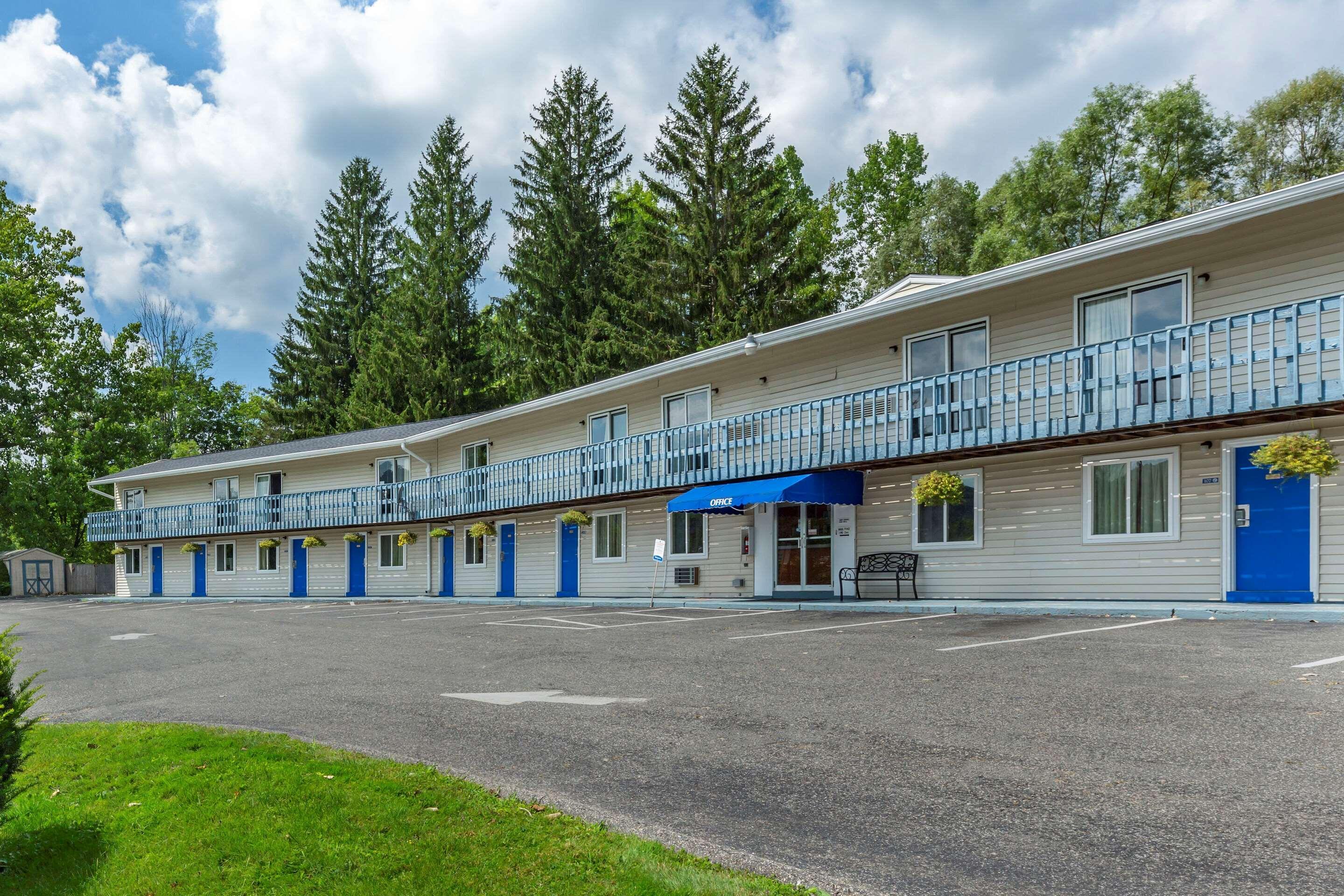 Econo Lodge Lee - Great Barrington Exterior photo