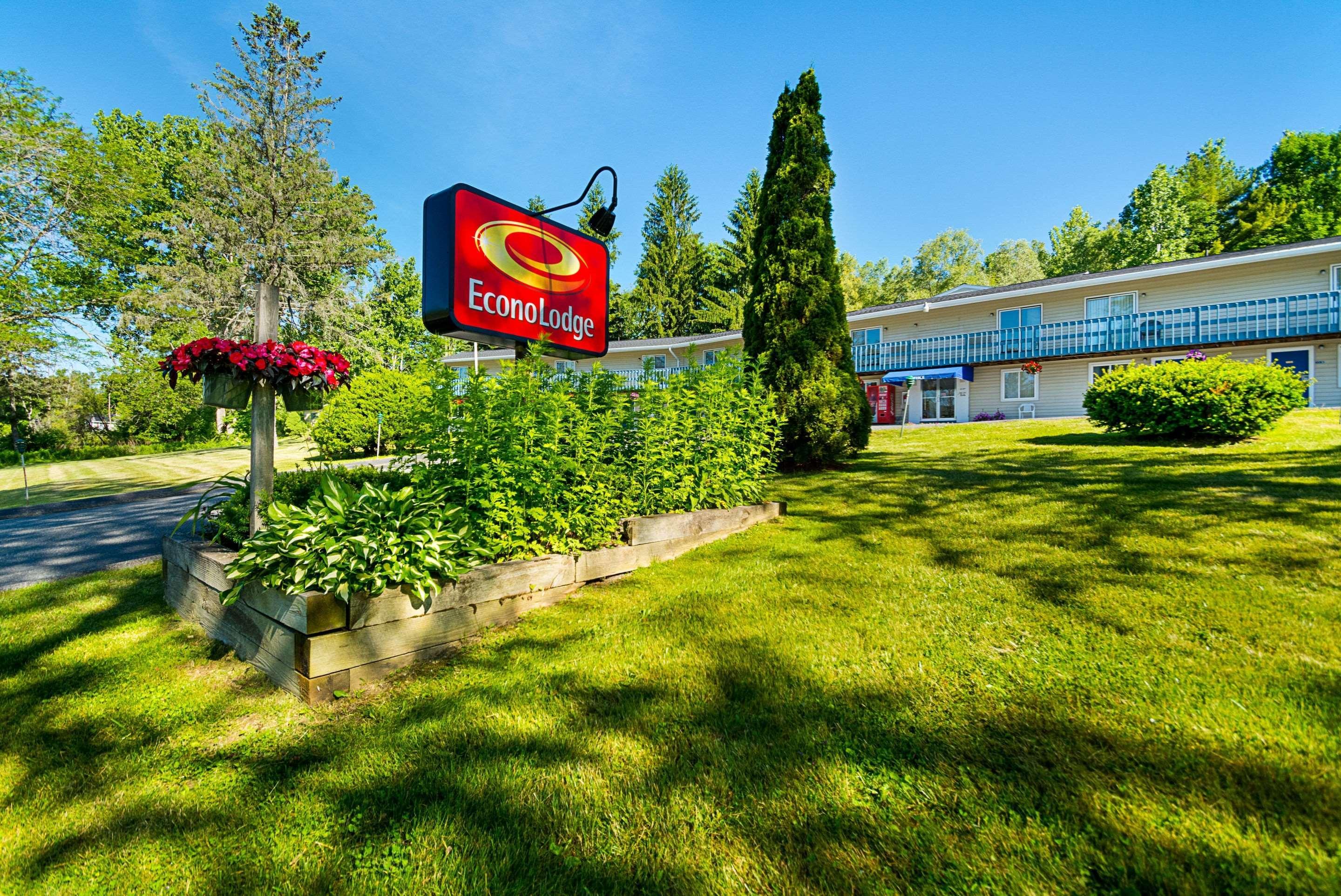 Econo Lodge Lee - Great Barrington Exterior photo